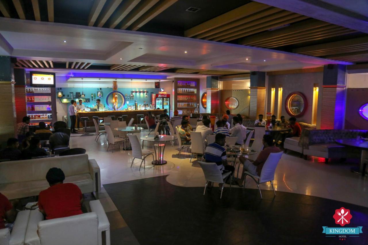 Kingdom Hotel Moga Buitenkant foto